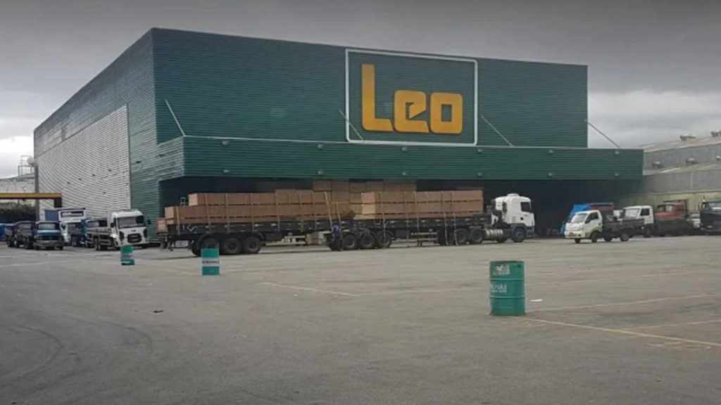 Leo Madeiras, Loja,