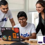 Acelera Toti: 40 Vagas Para Curso Gratuito De Tecnologia Para Refugiados E Migrantes No Rj 13 Acelera Toti, Pessoas, Logotipo, Notebook, Escritório,