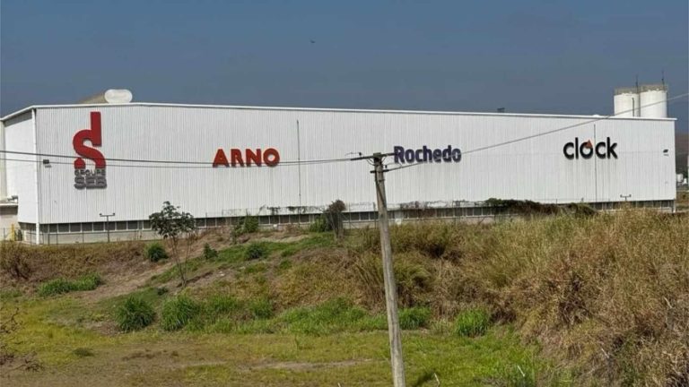 Arno, Fábrica,