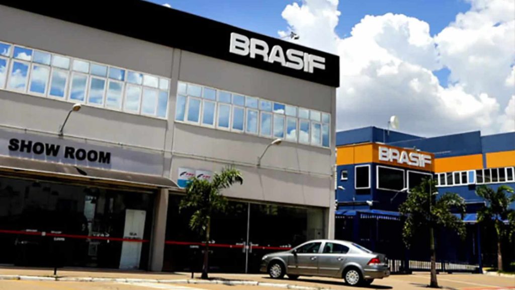 Brasif Máquinas Abre Vagas Para Mecânico De Manutenção E Mecânico De Empilhadeira No Rj 1 Brasilf Máquinas, Carro, Sede, Showroom, Letreiros,