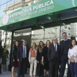 Concurso Dpe Rj Abre 35 Vagas Para Defensor Público Em Concurso Público Com Salário De Até R$34.279,28 4 Concurso Publico, Dpe Rj, Funcionários, Sede, Letreiro,
