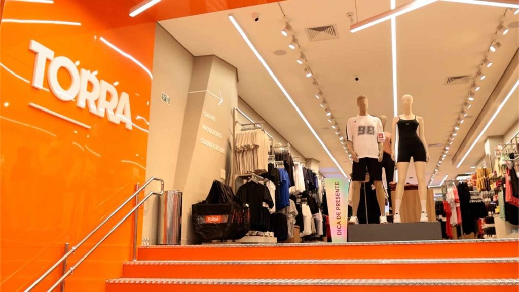 Lojas Torra, Letreiro, Manequim, Roupas,