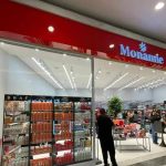 Monamie Cosméticos Anuncia Vagas Para Vendedora, Subgerente E Gerente No Rj 13 Monamie Cosméticos, Funcionário, Clientes, Letreiro, Cosméticos,