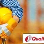 Qualidados Engenharia Tem Vagas Para Técnico De Operação, Fiscal De Campo, Engenheiro E Mais 8 Funções No Rj E Home Office 12 Qualidados Engenharia, Logotipo, Funcionário,