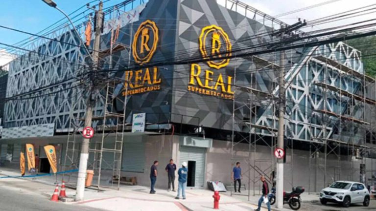 Real Supermercados, Loja, Pessoas, Carro,