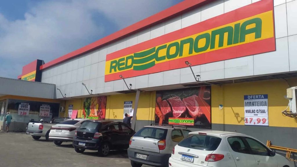 Rede Economia, Loja, Carros, Pessoas,
