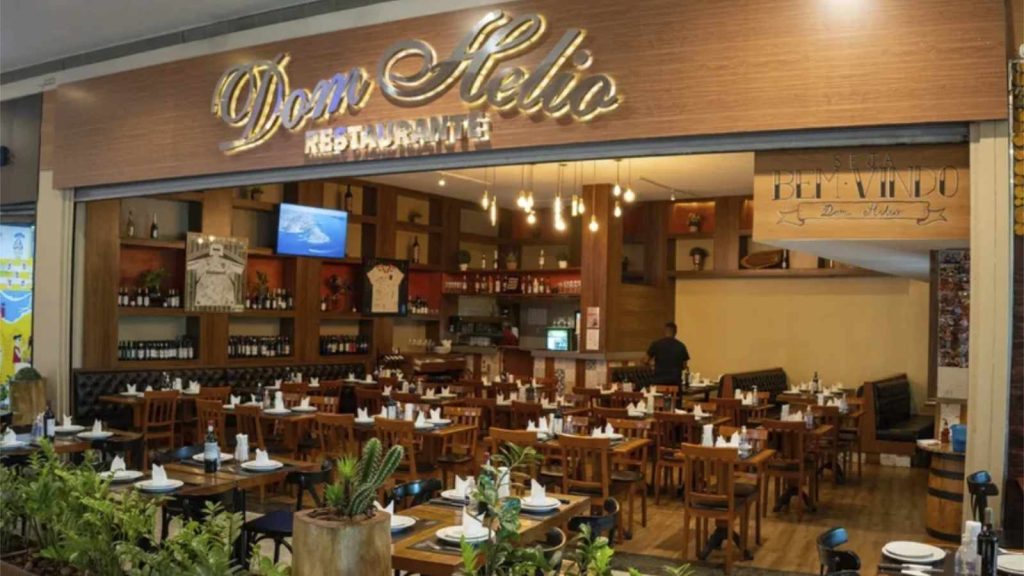Restaurante Dom Hélio Tem Vagas Para Ajudante, Auxiliar De Pizzaiolo E Pizzaiolo Na Barra Da Tijuca Rj 1 Restaurante Dom Hélio, Funcionário, Cadeiras, Mesas, Tv, Letreiro,
