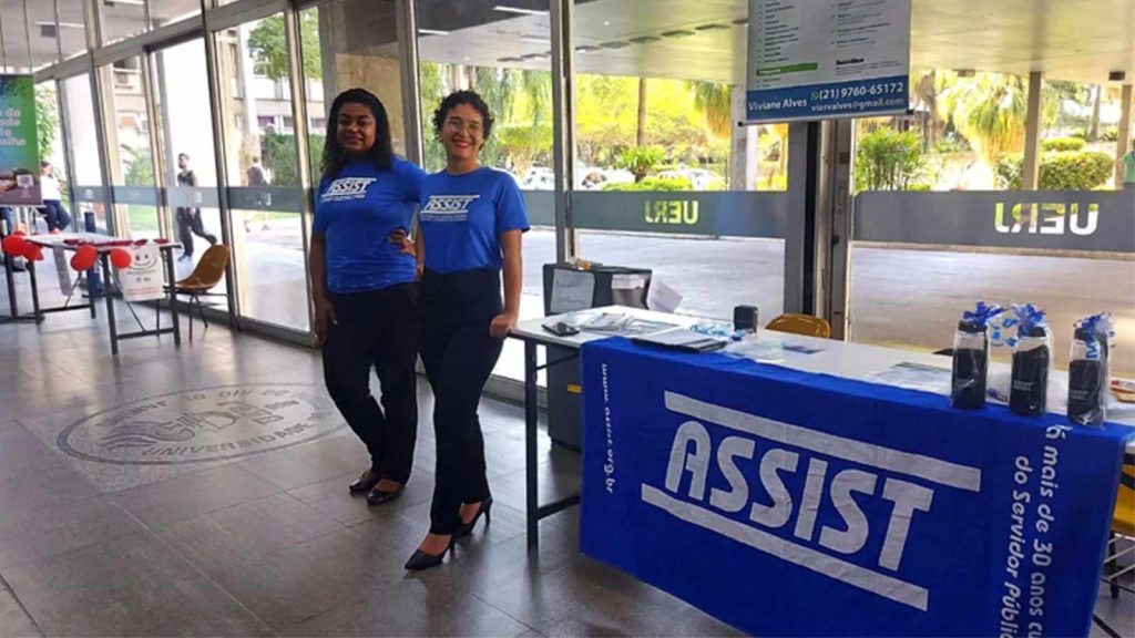 Assist Associação Dos Servidores Abre Vagas Para Auxiliar Administrativo, Supervisor E Estágio No Rj 1 Assist Associação Dos Servidores, Funcionárias, Stand,