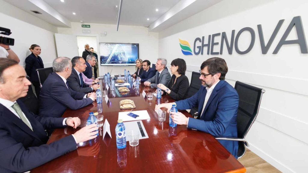 Ghenova, Escritório, Funcionários,