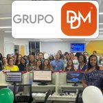 Grupo Ddm Oferece Vagas Para Operador De Telemarketing, Analista E Estágio No Rj 13 Grupo Ddm, Logotipo, Funcionários, Escritório, Estações De Trabalho,