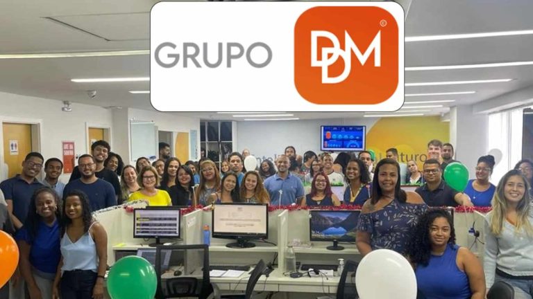 Grupo Ddm Oferece Vagas Para Operador De Telemarketing, Analista E Estágio No Rj 16 Grupo Ddm, Logotipo, Funcionários, Escritório, Estações De Trabalho,