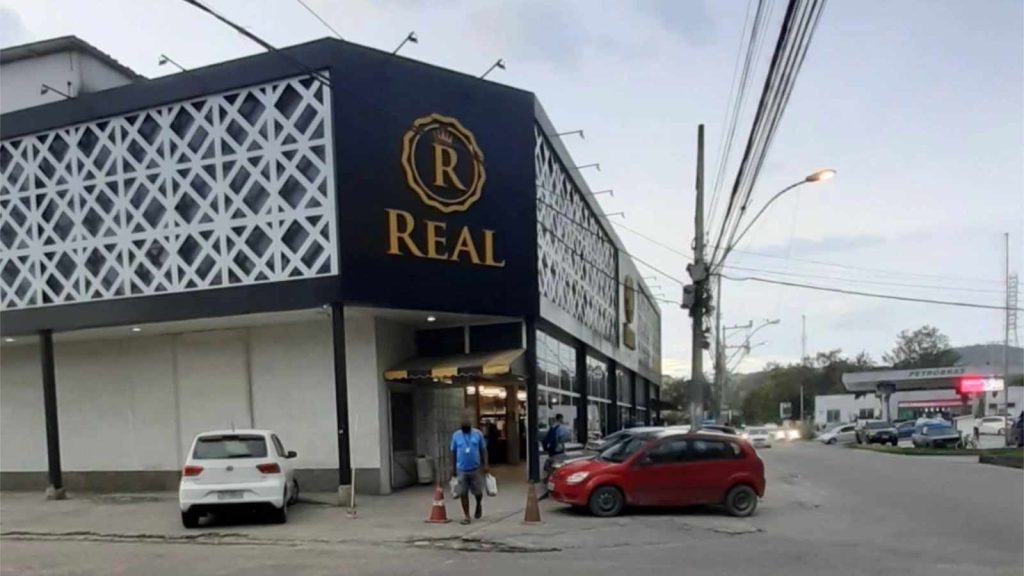 Real Supermercados, Loja,