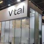 V.tal Fibra Ótica Anuncia Vagas Para Técnico De Operações, Desenvolvedor, Analista Entre Outros 5 Cargos No Rj E Home Office 13 V.tal Fibra Ótica, Stand,