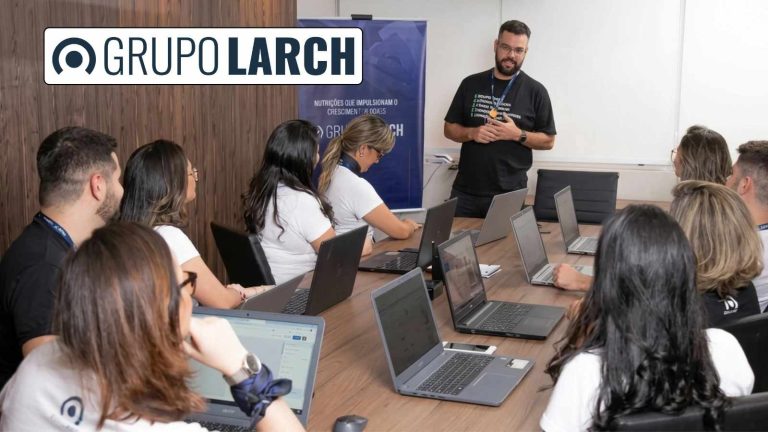 Grupo Larch Abre Vagas Para Analista Contábil E Supervisor No Rj 15 Grupo Larch, Funcionários, Laptops, Logotipo, Escritório,