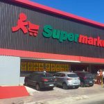 Rede Supermarket Abre Vagas Para Atendente, Operador De Caixa, Padeiro E Mais 5 Funções Em Volta Redonda Rj; Comparecer No Dia 24/07 13 Rede Supermarket, Loja, Pessoas, Carros,