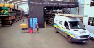 Fattu Distribuidora, carro, funcionários, galpão, empilhadeiras,